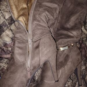 Furry inside boots for winter dressed up